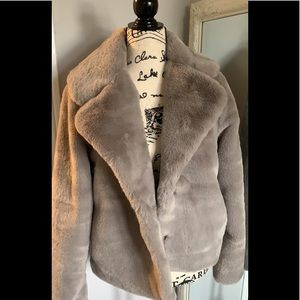 BNWT Faux Fur Cropped Jacket